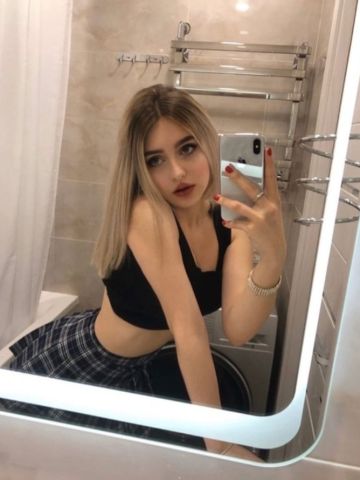 Екатерина Приват Блондинка